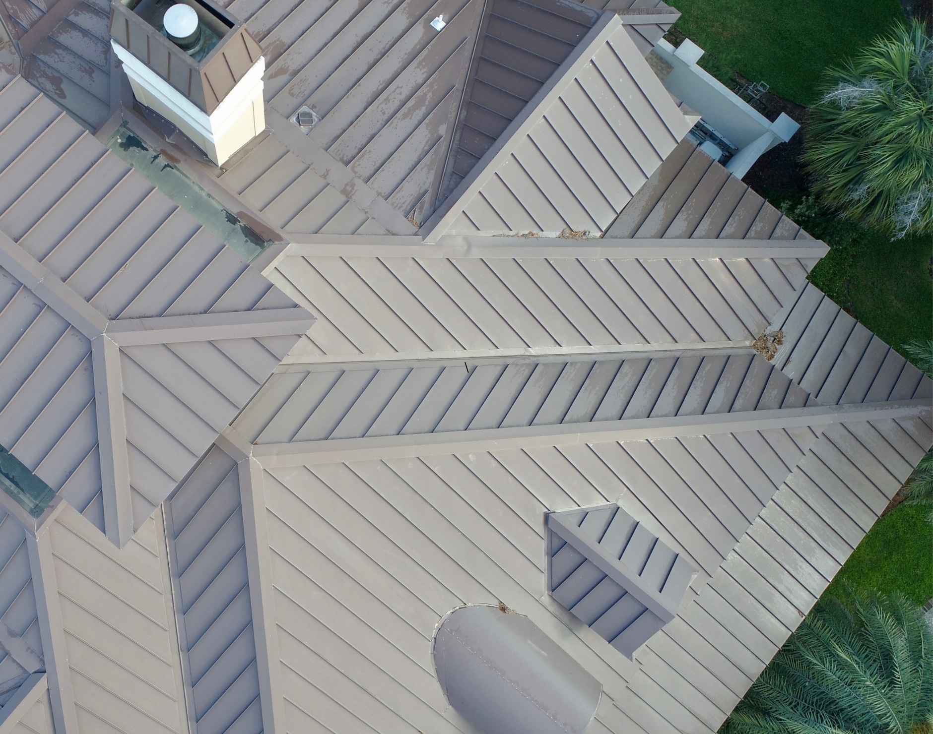 Galvalume vs Aluminum Roofing for Coastal Palm Beach County Homes – Which is Right for Your Property