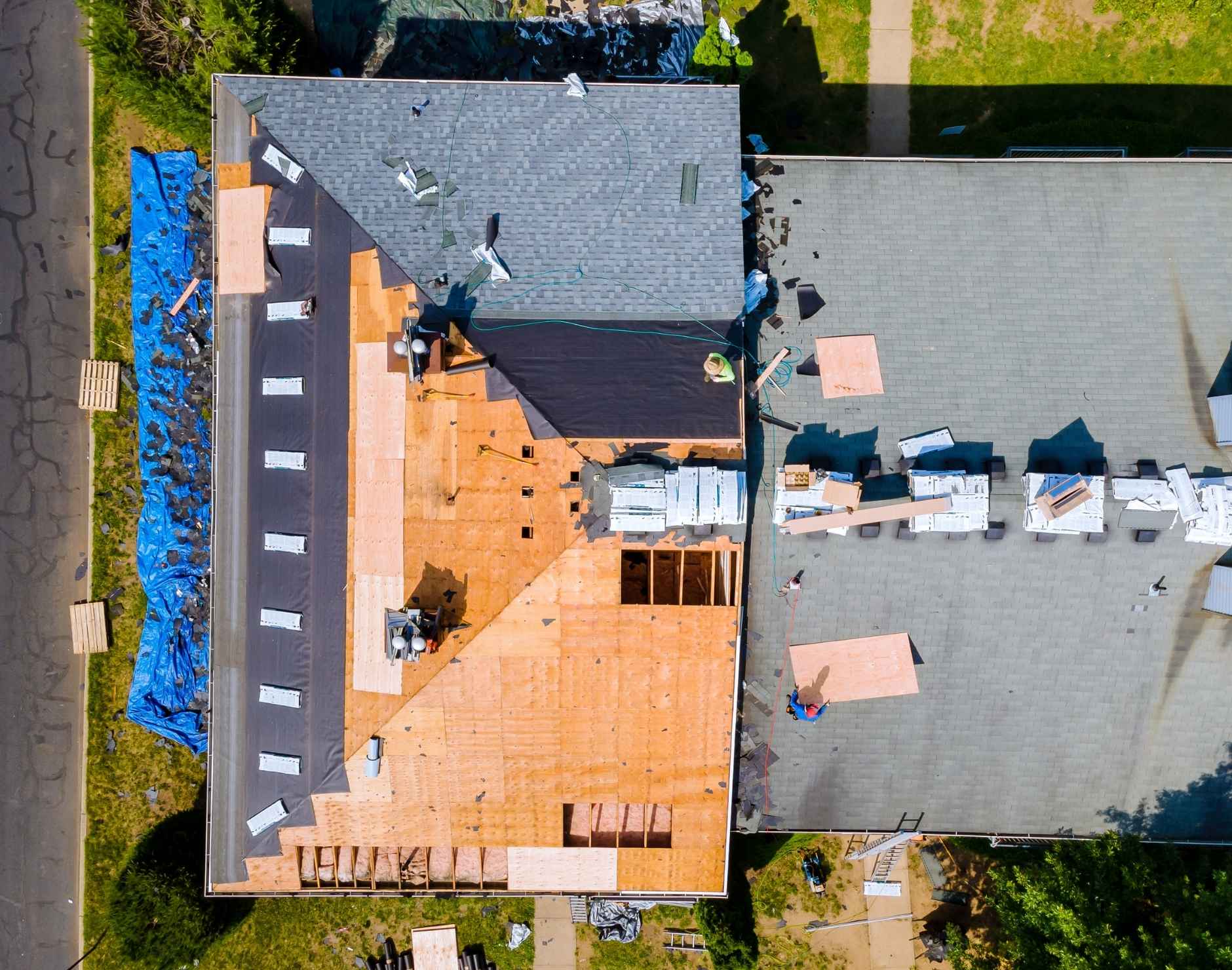 Roof Replacement and HOA Approval in Palm Beach County – What Your HOA Can and Cannot Require