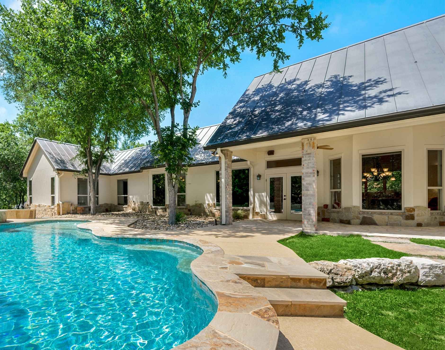 Private Insurance vs Citizens – Roof Coverage Differences Every PBC Homeowner Must Understand